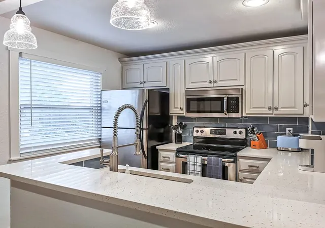 Photo 4 of Condo for sale at 4500 Jefferson St #103, Kansas City, MO 64111 | MLS# 2643683 | Listing updated on 2026-09-24