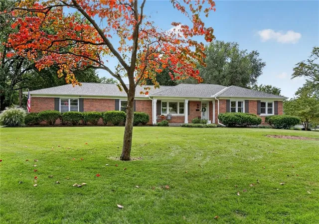 Photo 1 of Single family home for sale at 4229 W 98th Street, Overland Park, KS 66207 | MLS# 2643685 | Listing updated on 2026-10-01
