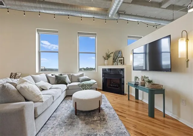 Photo 3 of Condo for sale at 2107 Grand Blvd #1207, Kansas City, MO 64108 | MLS# 2643686 | Listing updated on 2026-09-29