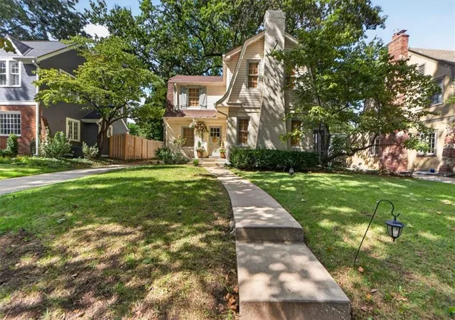 Photo 2 of Single family home for sale at 6848 Edgevale Rd, Kansas City, MO 64113 | MLS# 2643691 | Listing updated on 2026-10-07