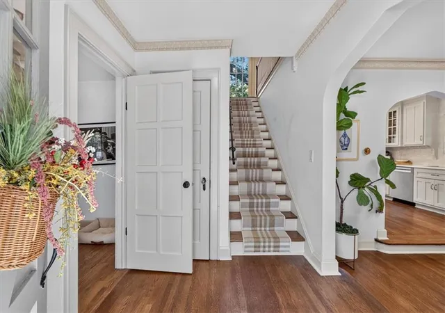 Photo 3 of Single family home for sale at 6848 Edgevale Rd, Kansas City, MO 64113 | MLS# 2643691 | Listing updated on 2026-10-07