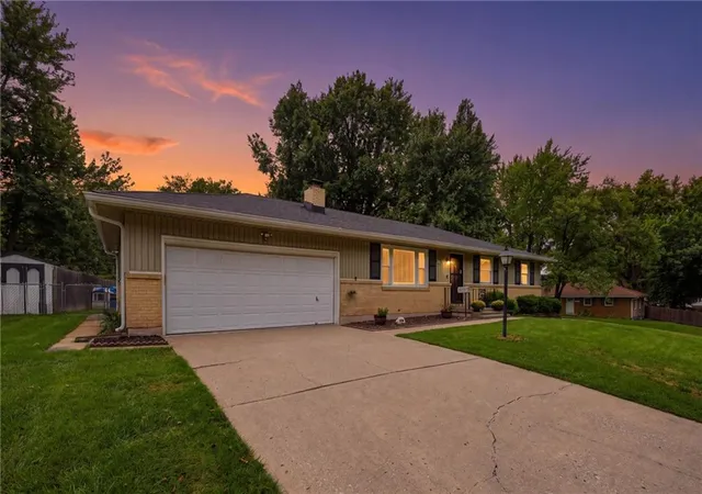 Photo 3 of Sale Pending at 1901 Ne 51st Terrace, Kansas City, MO 64118 | MLS# 2643694 | Listing updated on 2026-09-27