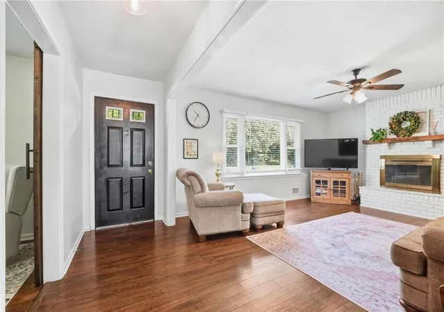 Photo 3 of Sale Pending at 1901 NE 51st Terrace, Kansas City, MO 64118 | MLS# 2643694 | Listing updated on 2026-09-27