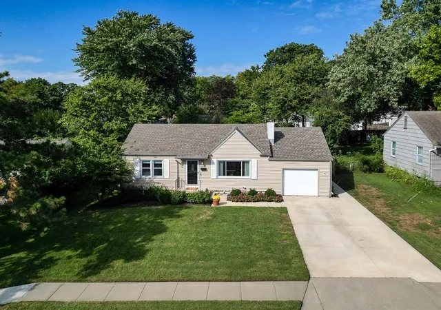 Photo 1 of Single family home for sale at 6126 Metcalf Ln, Mission, KS 66202 | MLS# 2643704 | Listing updated on 2026-10-01
