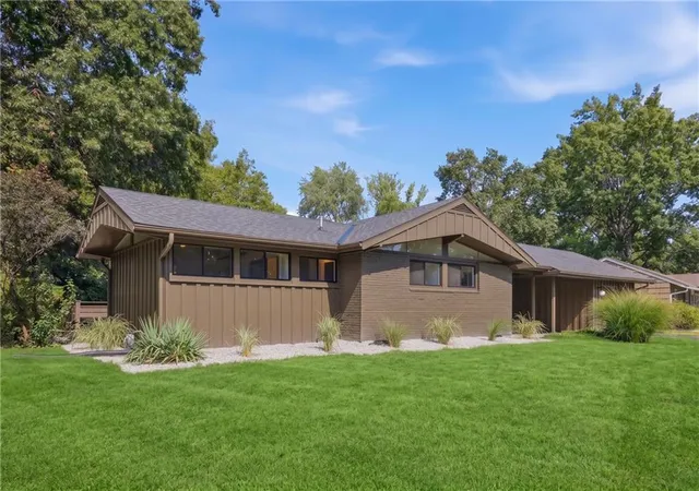 Photo 1 of Single family home for sale at 7725 Lamar Ave, Prairie Village, KS 66208 | MLS# 2643705 | Listing updated on 2026-09-27
