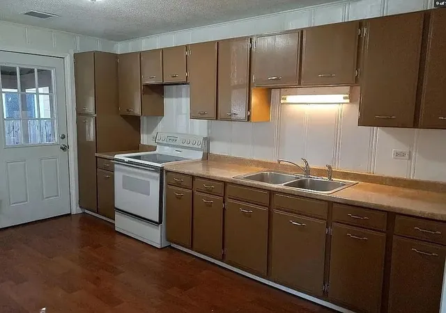 Photo 2 of Single family home for sale at 316 Vine St, Leavenworth, KS 66048 | MLS# 2643714 | Listing updated on 2026-09-24
