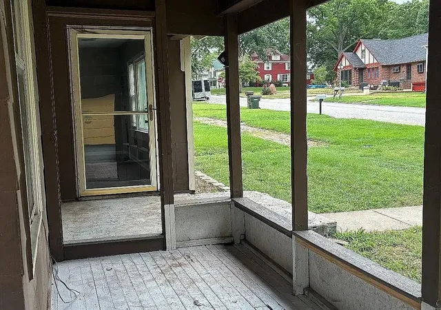Photo 3 of Single family home for sale at 316 Vine St, Leavenworth, KS 66048 | MLS# 2643714 | Listing updated on 2026-09-24