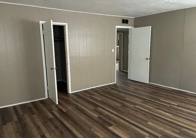 Photo 4 of Single family home for sale at 316 Vine St, Leavenworth, KS 66048 | MLS# 2643714 | Listing updated on 2026-09-24