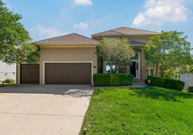 Photo 2 of Single family home for sale at 10411 N Euclid Ave, Kansas City, MO 64155 | MLS# 2643715 | Listing updated on 2026-10-08