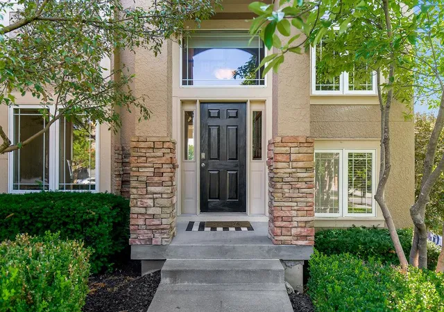 Photo 3 of Single family home for sale at 10411 N Euclid Ave, Kansas City, MO 64155 | MLS# 2643715 | Listing updated on 2026-10-08