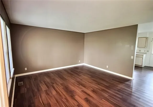 Photo 3 of Single family home for sale at 301 E 17th Street, Kearney, MO 64060 | MLS# 2643717 | Listing updated on 2026-09-30