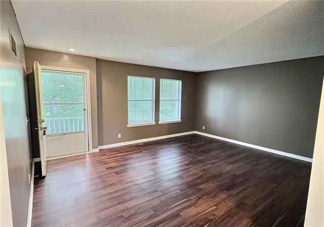 Photo 4 of Single family home for sale at 301 E 17th Street, Kearney, MO 64060 | MLS# 2643717 | Listing updated on 2026-09-30
