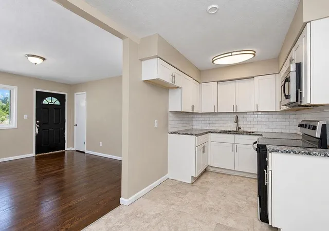 Photo 4 of Single family home for sale at 116 N Peck Dr, Independence, MO 64056 | MLS# 2643719 | Listing updated on 2026-09-26