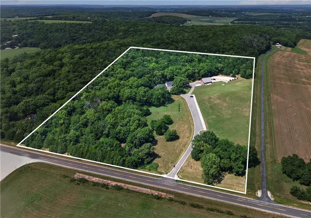 Photo 3 of Single family home for sale at 1558 N 600 Road, Baldwin City, KS 66006 | MLS# 2643722 | Listing updated on 2026-09-25