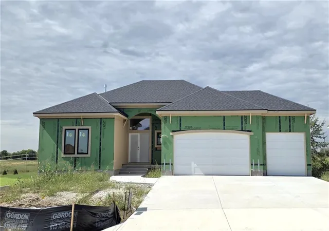 Photo 1 of Single family home for sale at 4450 Tee Box Dr, Basehor, KS 66007 | MLS# 2643738 | Listing updated on 2026-10-04