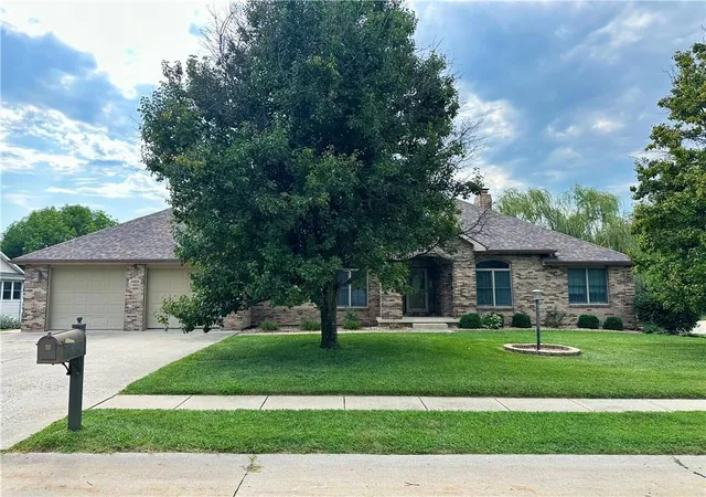 Photo 1 of Single family home for sale at 3008 Woods Ct, Saint Joseph, MO 64505 | MLS# 2643739 | Listing updated on 2026-09-26