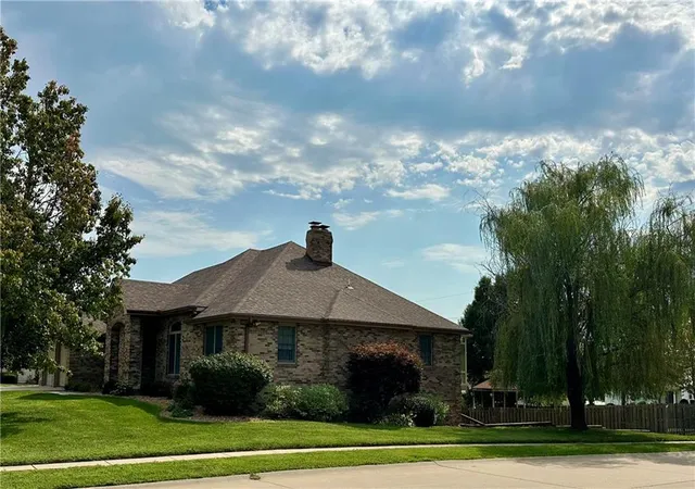 Photo 2 of Single family home for sale at 3008 Woods Ct, Saint Joseph, MO 64505 | MLS# 2643739 | Listing updated on 2026-09-26