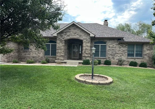Photo 3 of Single family home for sale at 3008 Woods Ct, Saint Joseph, MO 64505 | MLS# 2643739 | Listing updated on 2026-09-26