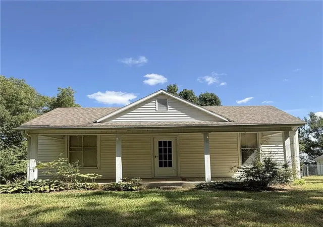 Photo 1 of Single family home for sale at 2403 N 2nd Street, Saint Joseph, MO 64505 | MLS# 2643741 | Listing updated on 2026-09-25