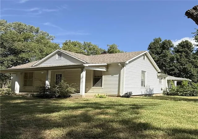 Photo 2 of Single family home for sale at 2403 N 2nd Street, Saint Joseph, MO 64505 | MLS# 2643741 | Listing updated on 2026-09-25
