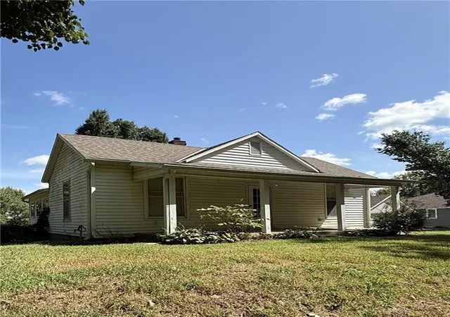 Photo 3 of Single family home for sale at 2403 N 2nd Street, Saint Joseph, MO 64505 | MLS# 2643741 | Listing updated on 2026-09-25
