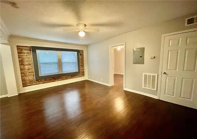 Photo 4 of House for sale at 3401 Central St, Kansas City, MO 64111 | MLS# 2643746 | Listing updated on 2026-10-01