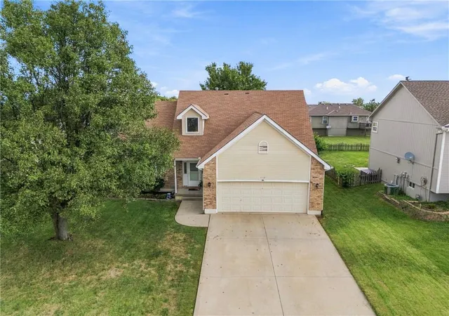 Photo 3 of Sale Pending at 1112 Camelot Dr, Raymore, MO 64083 | MLS# 2643747 | Listing updated on 2026-09-27
