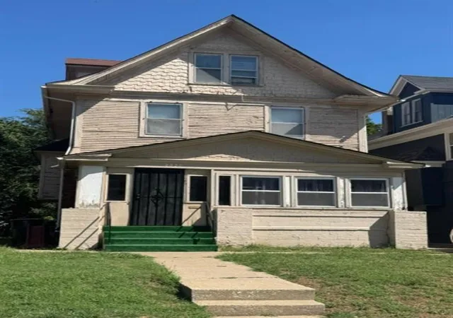 Photo 1 of Single family home for sale at 3335 Wabash Ave, Kansas City, MO 64109 | MLS# 2643750 | Listing updated on 2026-09-24