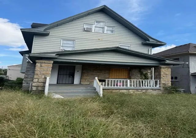 Photo 1 of Single family home for sale at 3807 Wabash Ave, Kansas City, MO 64109 | MLS# 2643755 | Listing updated on 2026-09-28