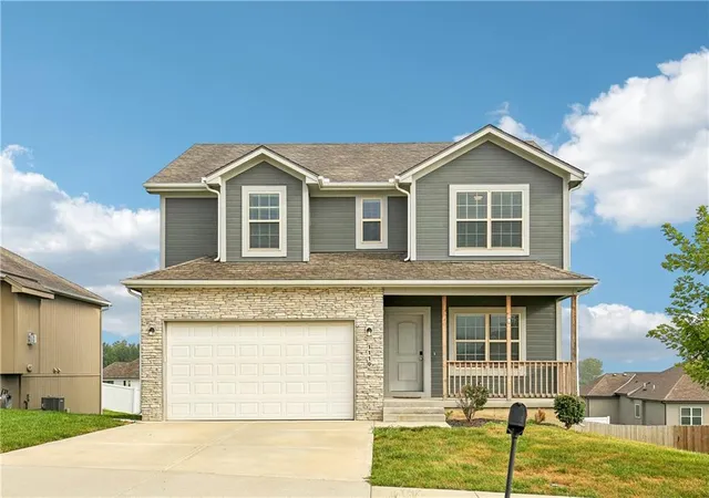 Photo 1 of Single family home for sale at 1110 Nw Hilltop Ln, Grain Valley, MO 64029 | MLS# 2643756 | Listing updated on 2026-09-30