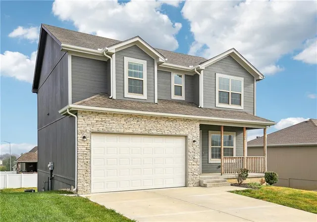 Photo 2 of Single family home for sale at 1110 Nw Hilltop Ln, Grain Valley, MO 64029 | MLS# 2643756 | Listing updated on 2026-09-30
