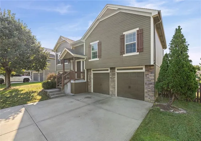 Photo 2 of Single family home for sale at 114 Sw Hanging Garden St, Lees Summit, MO 64064 | MLS# 2643760 | Listing updated on 2026-10-04