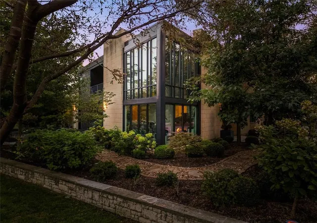 Photo 3 of Sale Pending at 815 W 52nd Street, Kansas City, MO 64112 | MLS# 2643763 | Listing updated on 2026-09-24