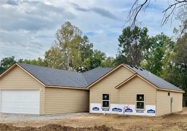 Photo 1 of Single family home for sale at 316 Ne 21st Road, Warrensburg, MO 64093 | MLS# 2643768 | Listing updated on 2026-09-28