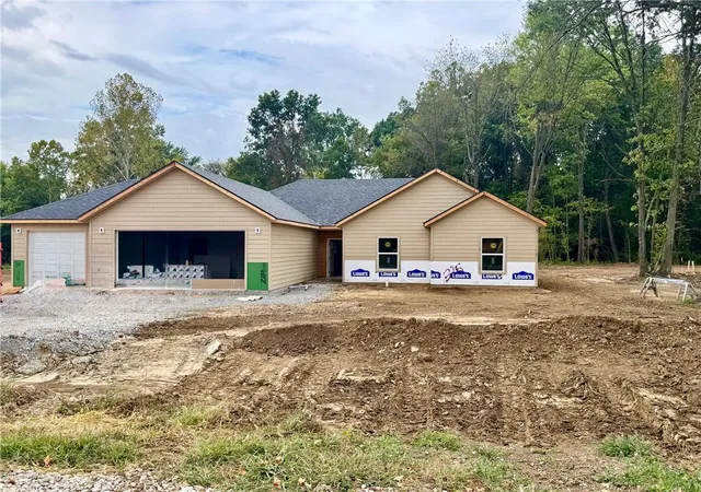 Photo 2 of Single family home for sale at 316 Ne 21st Road, Warrensburg, MO 64093 | MLS# 2643768 | Listing updated on 2026-09-28