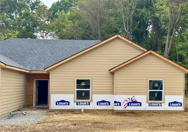 Photo 3 of Single family home for sale at 316 Ne 21st Road, Warrensburg, MO 64093 | MLS# 2643768 | Listing updated on 2026-09-28