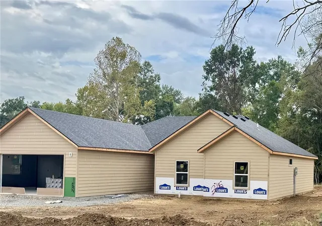 Photo 4 of Single family home for sale at 316 NE 21st Road, Warrensburg, MO 64093 | MLS# 2643768 | Listing updated on 2026-09-28