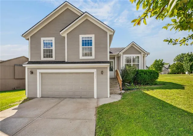 Single family home for sale at 13123 Delaware Ct, Kansas City, KS 66109 | MLS# 2643770