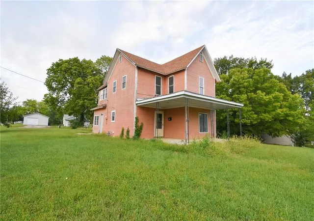Photo 1 of Single family home for sale at 344 W 10th Street, Horton, KS 66439 | MLS# 2643780 | Listing updated on 2026-09-24