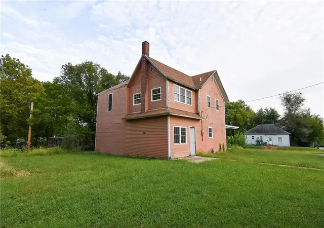 Photo 3 of Single family home for sale at 344 W 10th Street, Horton, KS 66439 | MLS# 2643780 | Listing updated on 2026-09-24