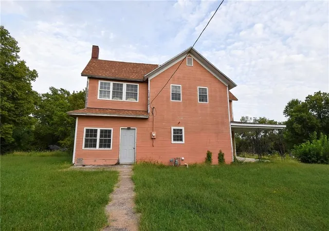 Photo 3 of Single family home for sale at 344 W 10th Street, Horton, KS 66439 | MLS# 2643780 | Listing updated on 2026-09-24