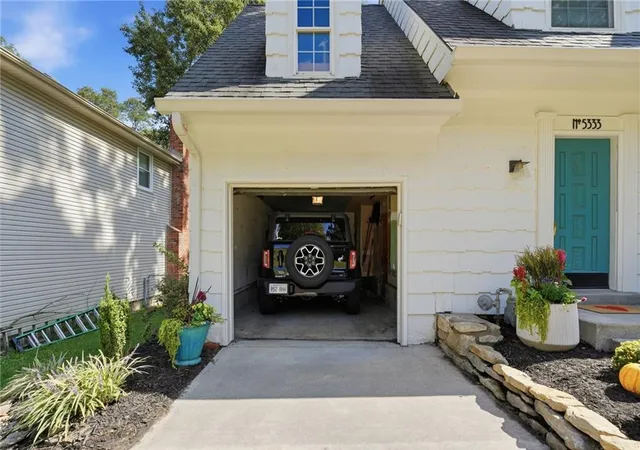 Photo 3 of Single family home for sale at 5333 Buena Vista St, Roeland Park, KS 66205 | MLS# 2643781 | Listing updated on 2026-10-04