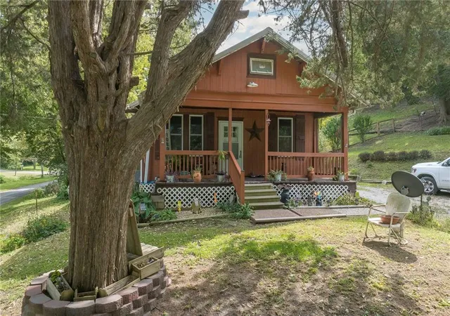 Photo 1 of Single family home for sale at 10801 Bluff Rd, Saint Joseph, MO 64504 | MLS# 2643782 | Listing updated on 2026-10-04