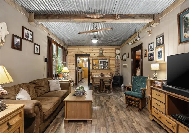 Photo 2 of Single family home for sale at 10801 Bluff Rd, Saint Joseph, MO 64504 | MLS# 2643782 | Listing updated on 2026-10-04