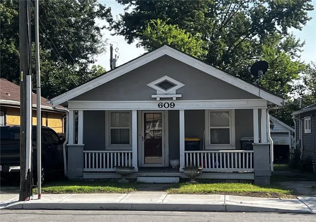 Photo 1 of Single family home for sale at 609 W 75th Street, Kansas City, MO 64114 | MLS# 2643783 | Listing updated on 2026-10-07