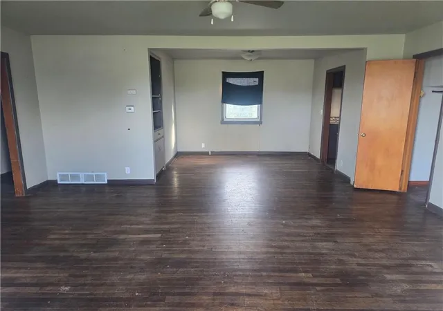 Photo 2 of Single family home for sale at 629 W Oak St, Independence, KS 67301 | MLS# 2643785 | Listing updated on 2026-10-02