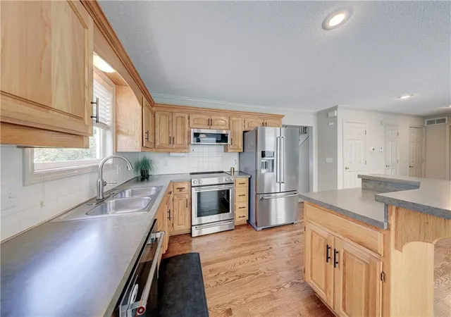 Photo 4 of Single family home for sale at 21475 West 121st St, Olathe, KS 66061 | MLS# 2643788 | Listing updated on 2026-09-26