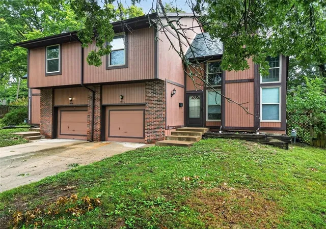 Photo 3 of Multi family home for sale at 7606 W 86th Street, Overland Park, KS 66212 | MLS# 2643792 | Listing updated on 2026-09-29