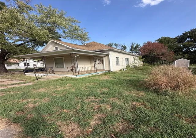 Single family home for sale at 1120 W Myrtle St, Independence, KS 67301 | MLS# 2643793