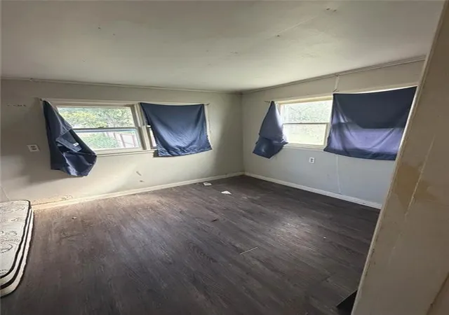 Photo 2 of Single family home for sale at 1120 W Myrtle St, Independence, KS 67301 | MLS# 2643793 | Listing updated on 2026-09-24